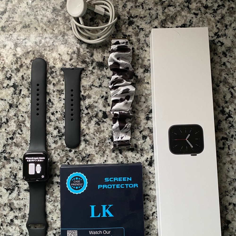 Apple Watch Series 4 40mm Excellent Condition!
